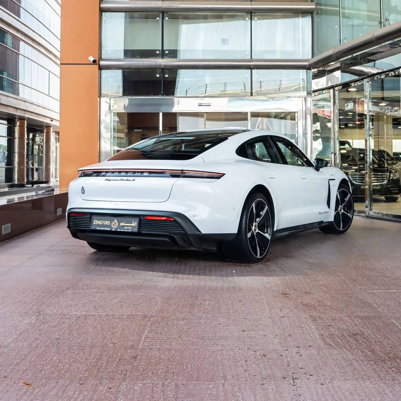 2020 Porsche Taycan Turbo S, 2/12