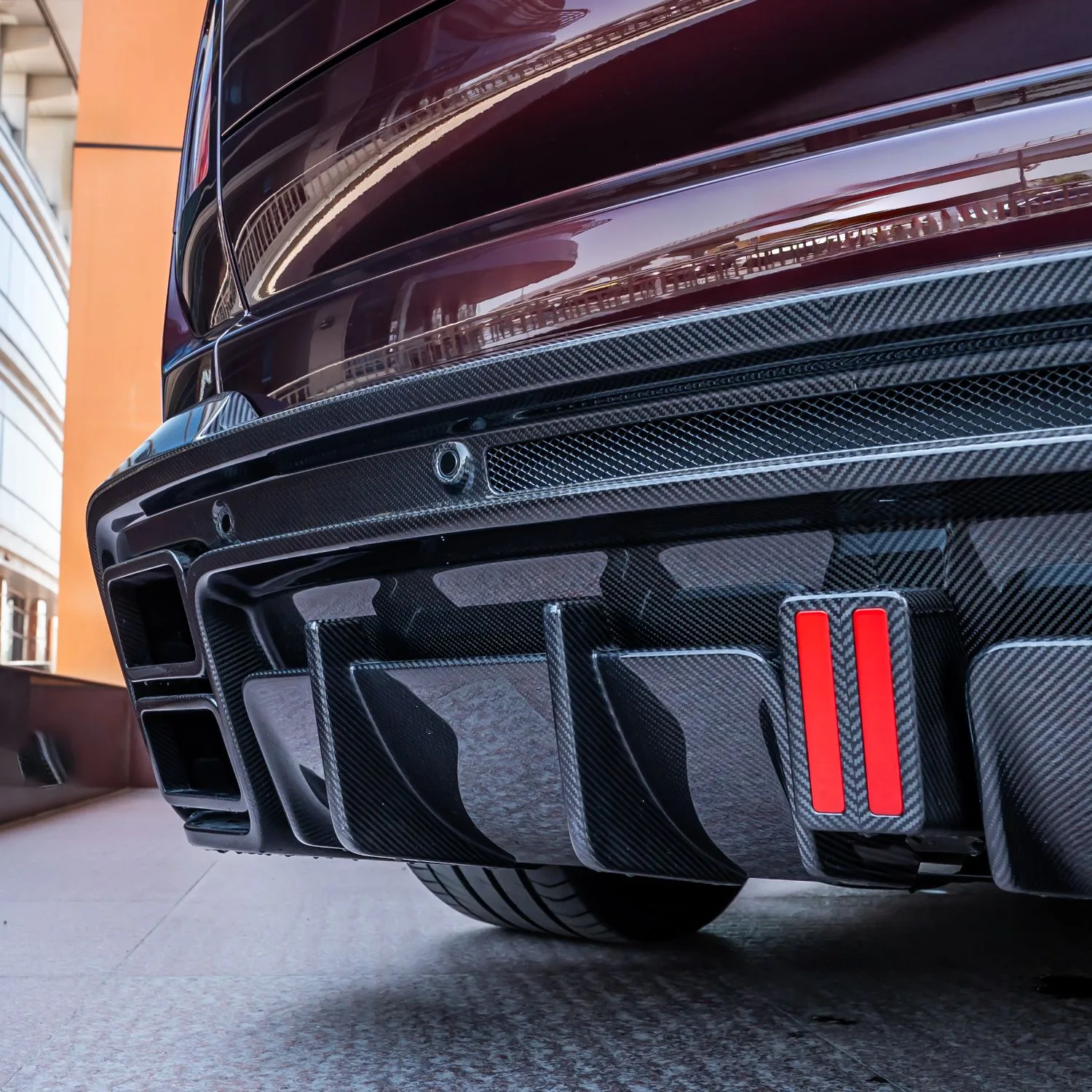 2020 Rolls-Royce Cullinan Black Badge offered by a specialist dealer in Dubai, United Arab Emirates, photo 8 of 18