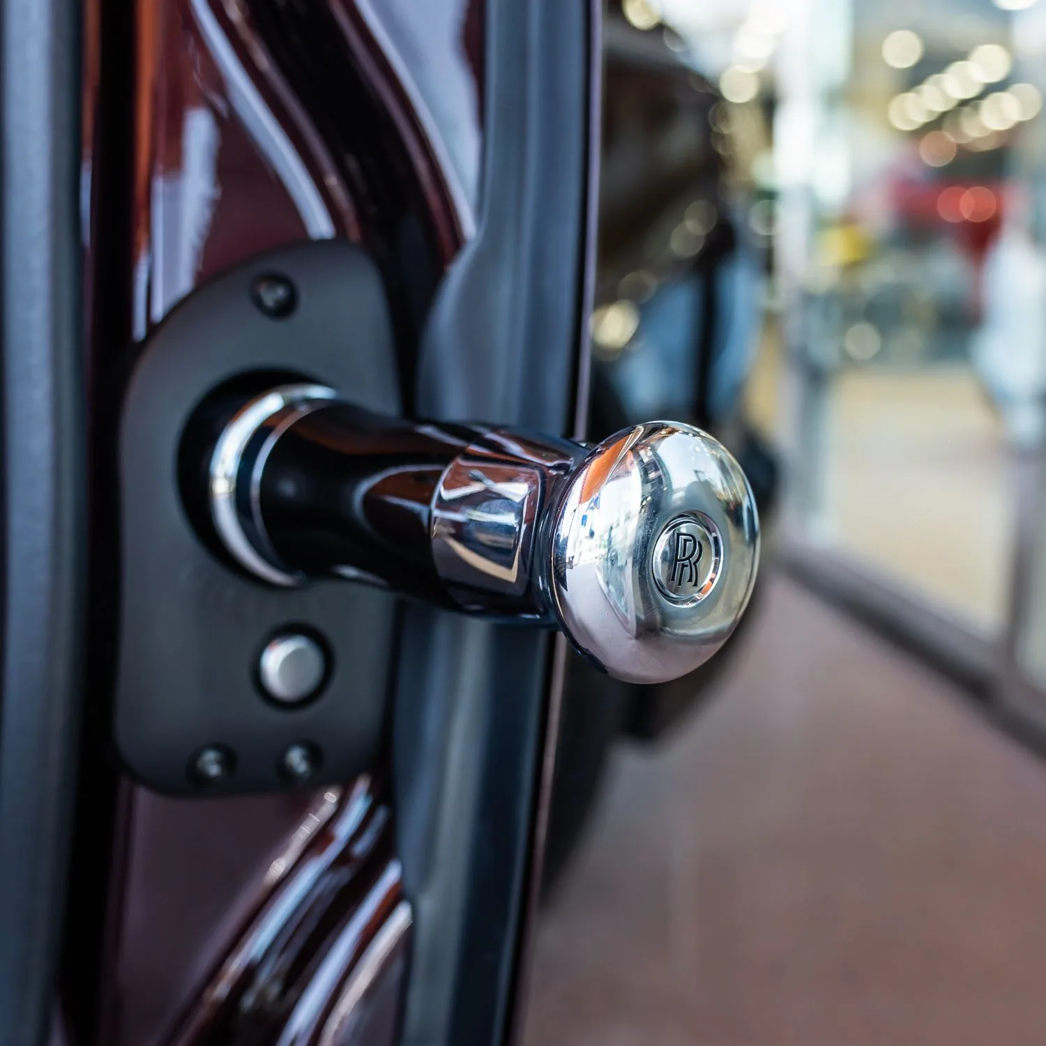 2020 Rolls-Royce Cullinan Black Badge offered by a specialist dealer in Dubai, United Arab Emirates, photo 13 of 18