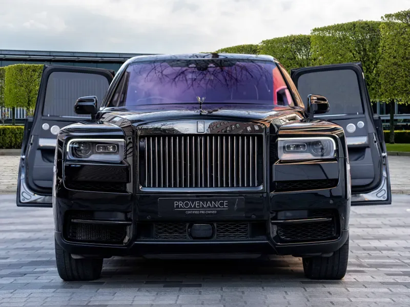 2020 Rolls-Royce Cullinan Black Badge, 8/29