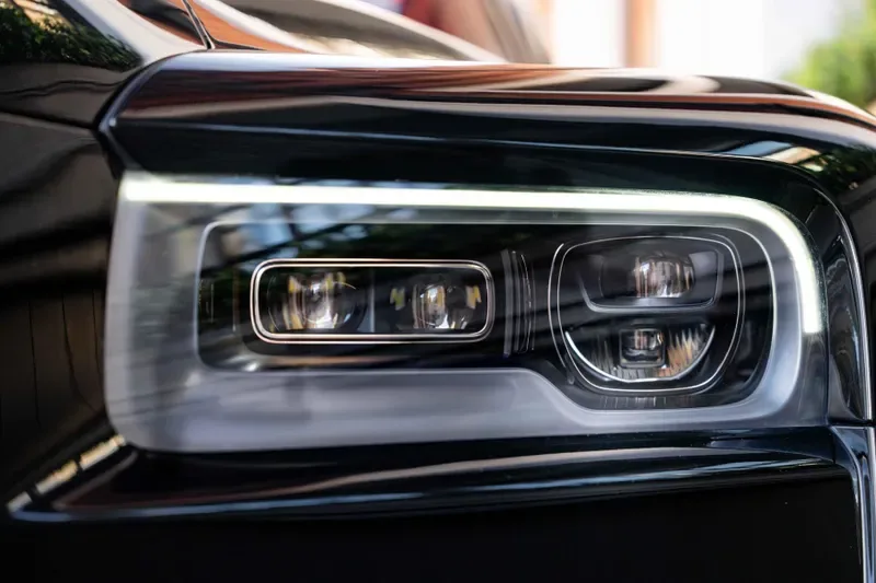 2020 Rolls-Royce Cullinan Black Badge, 27/29