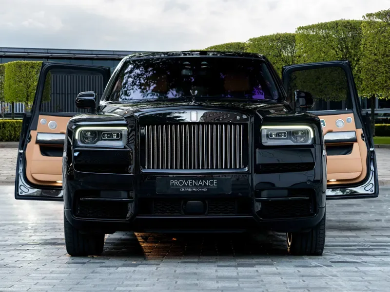 2020 Rolls-Royce Cullinan Black Badge, 8/29