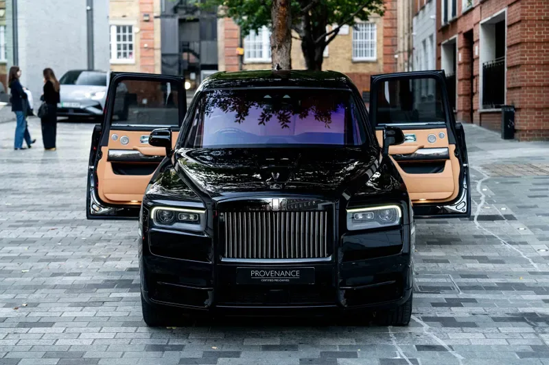 2020 Rolls-Royce Cullinan Black Badge, 18/29