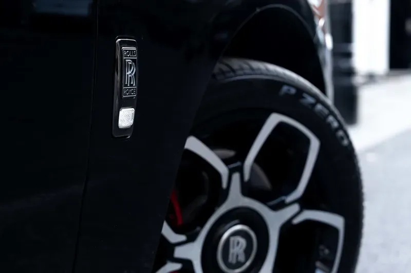 2020 Rolls-Royce Cullinan Black Badge, 27/29