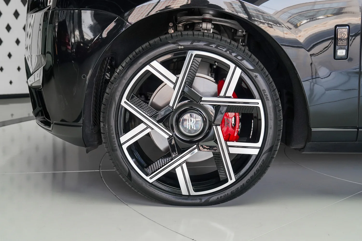 2020 Rolls-Royce Cullinan, 6/18