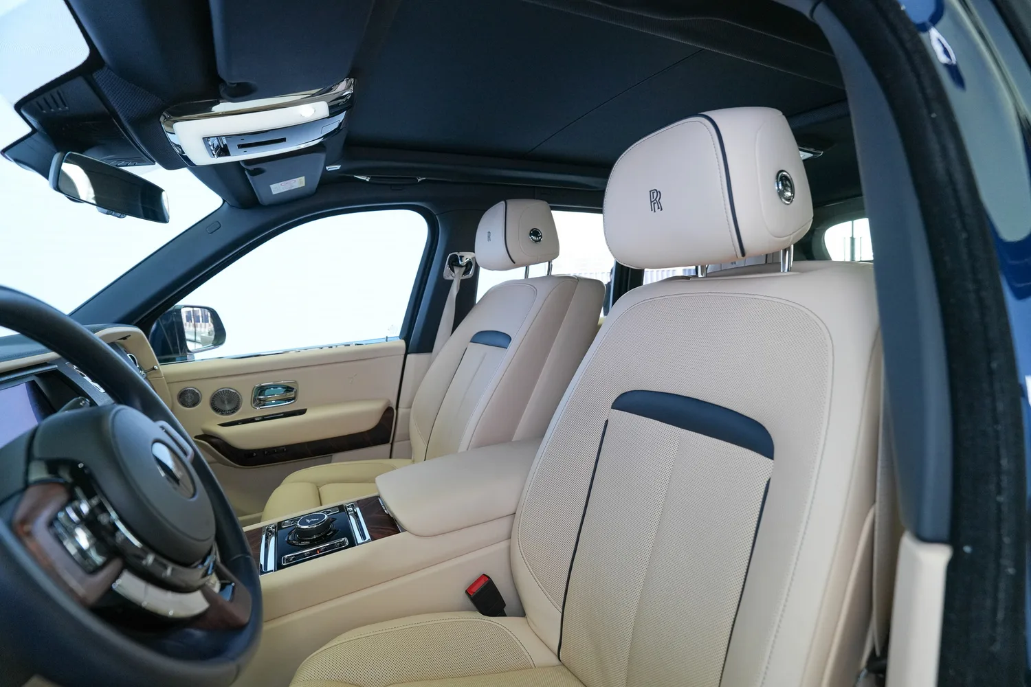 2020 Rolls-Royce Cullinan, 5/17