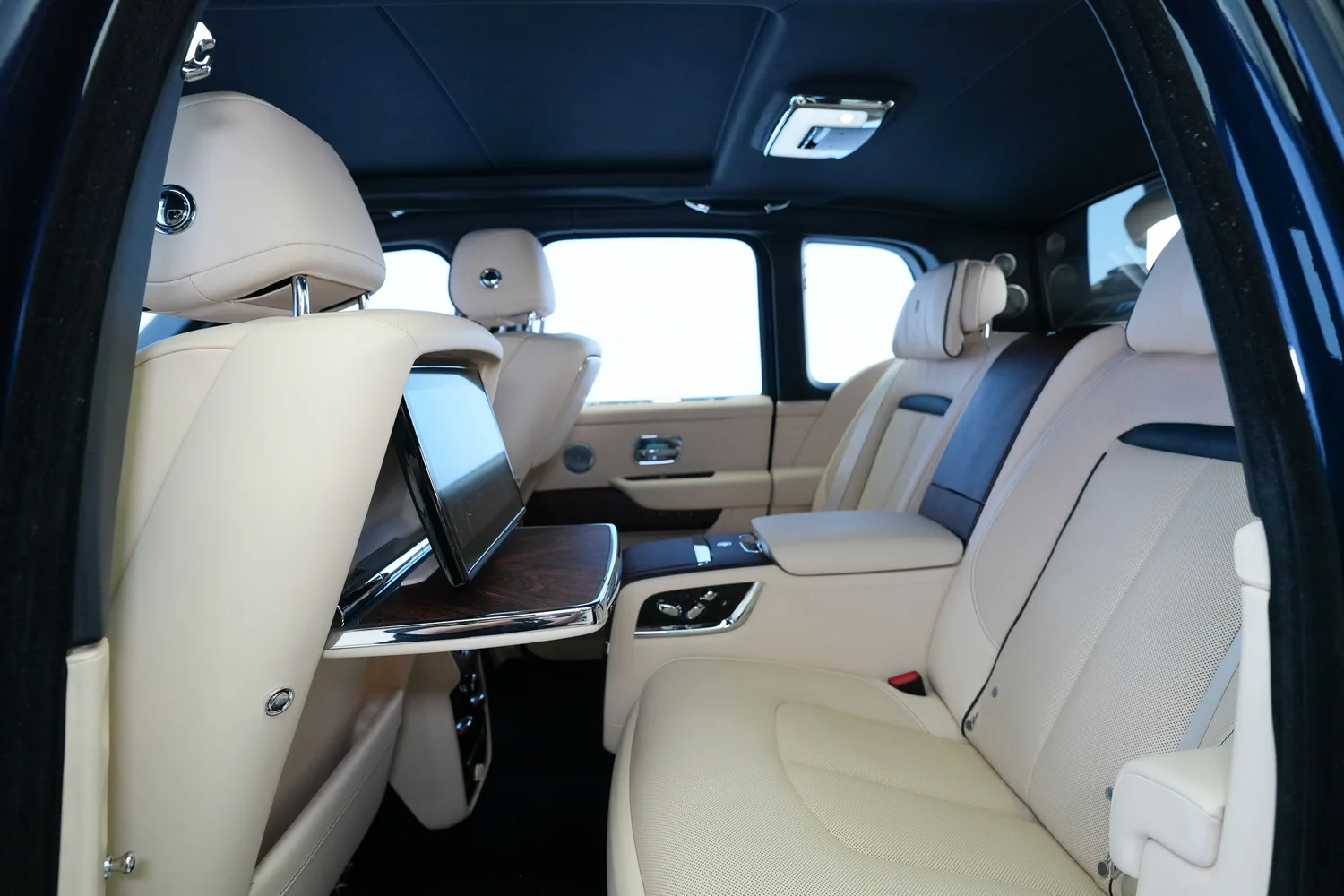 2020 Rolls-Royce Cullinan, 6/17
