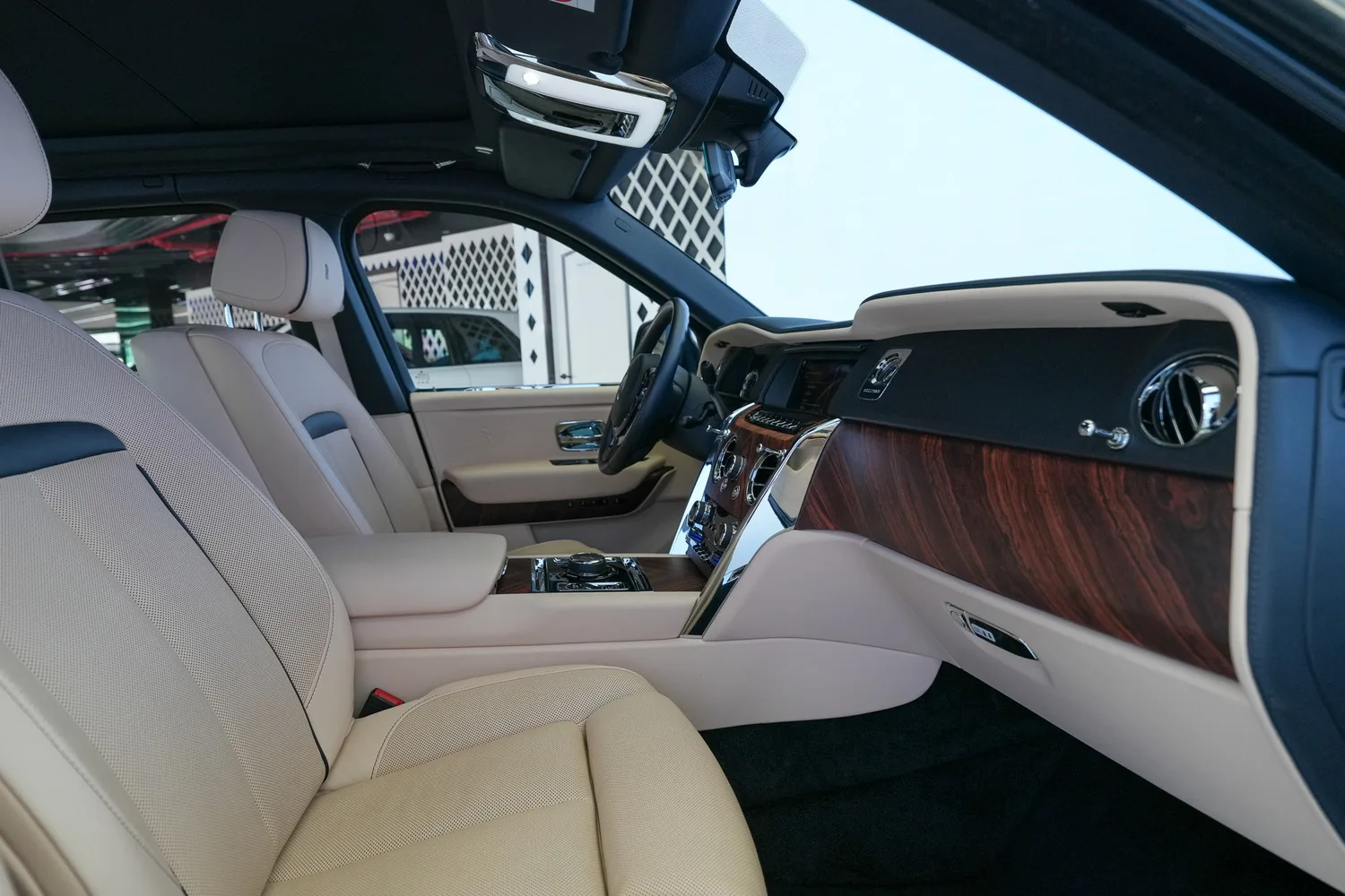 2020 Rolls-Royce Cullinan, 10/17