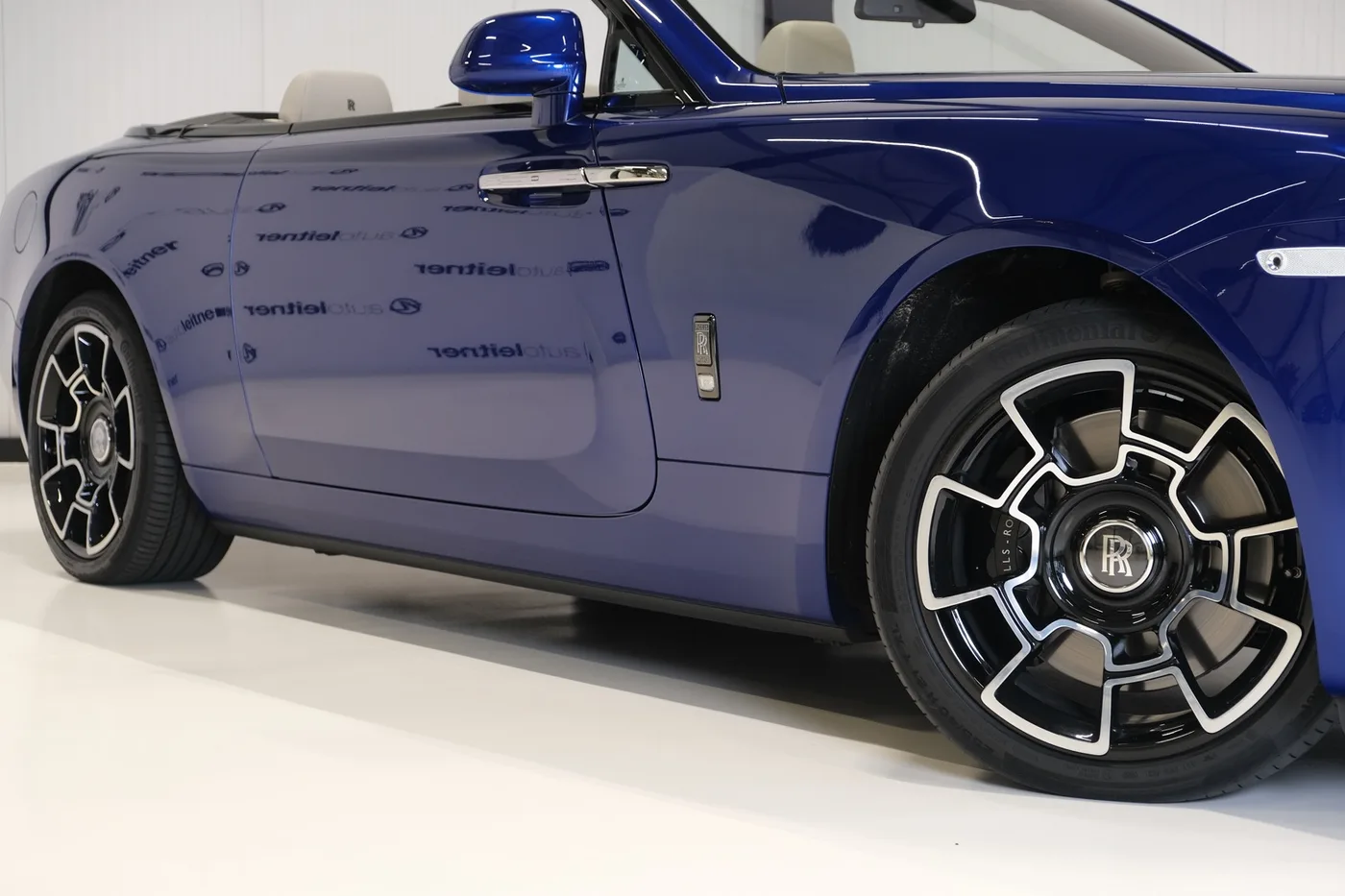 2020 Rolls-Royce Dawn Black Badge offered by a collector car dealer in Alkmaar, Netherlands, photo 14 of 15