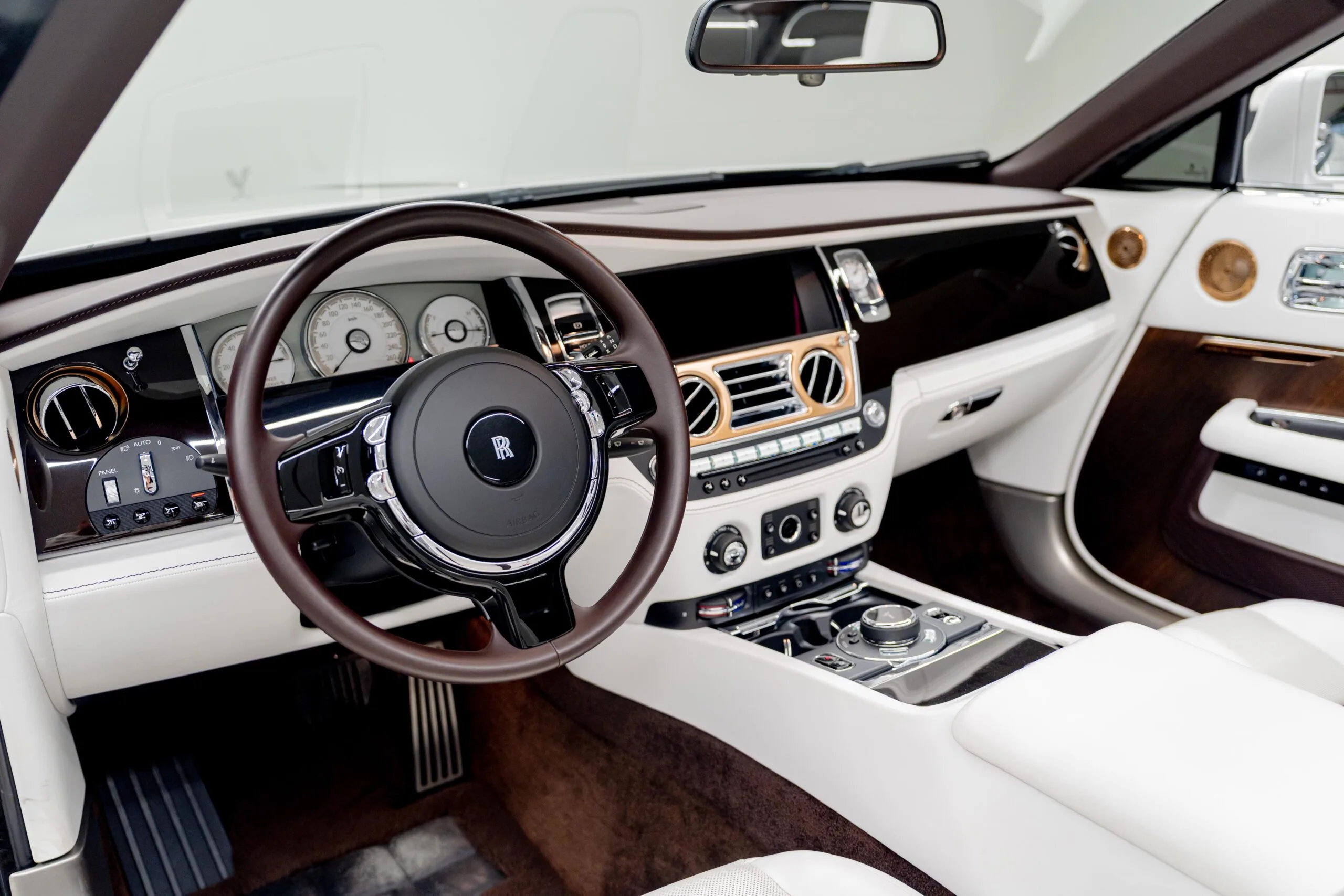 2020 Rolls-Royce Dawn, 13/20