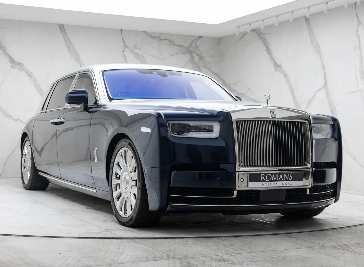 2020 Rolls-Royce Phantom Extended proposée par un concessionnaire spécialisé à Banstead, Royaume-Uni, photo 9 sur 15