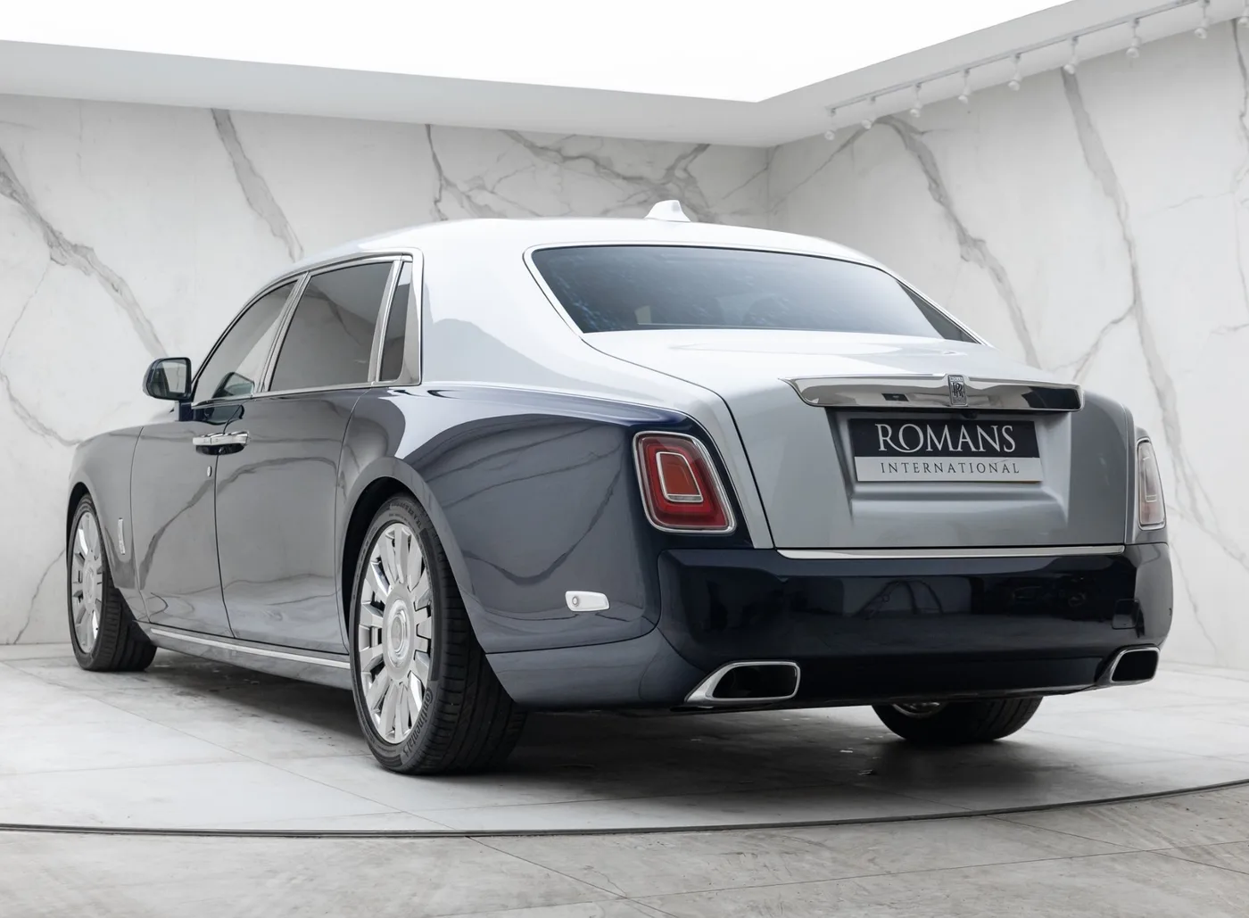 2020 Rolls-Royce Phantom Extended proposée par un concessionnaire spécialisé à Banstead, Royaume-Uni, photo 10 sur 15