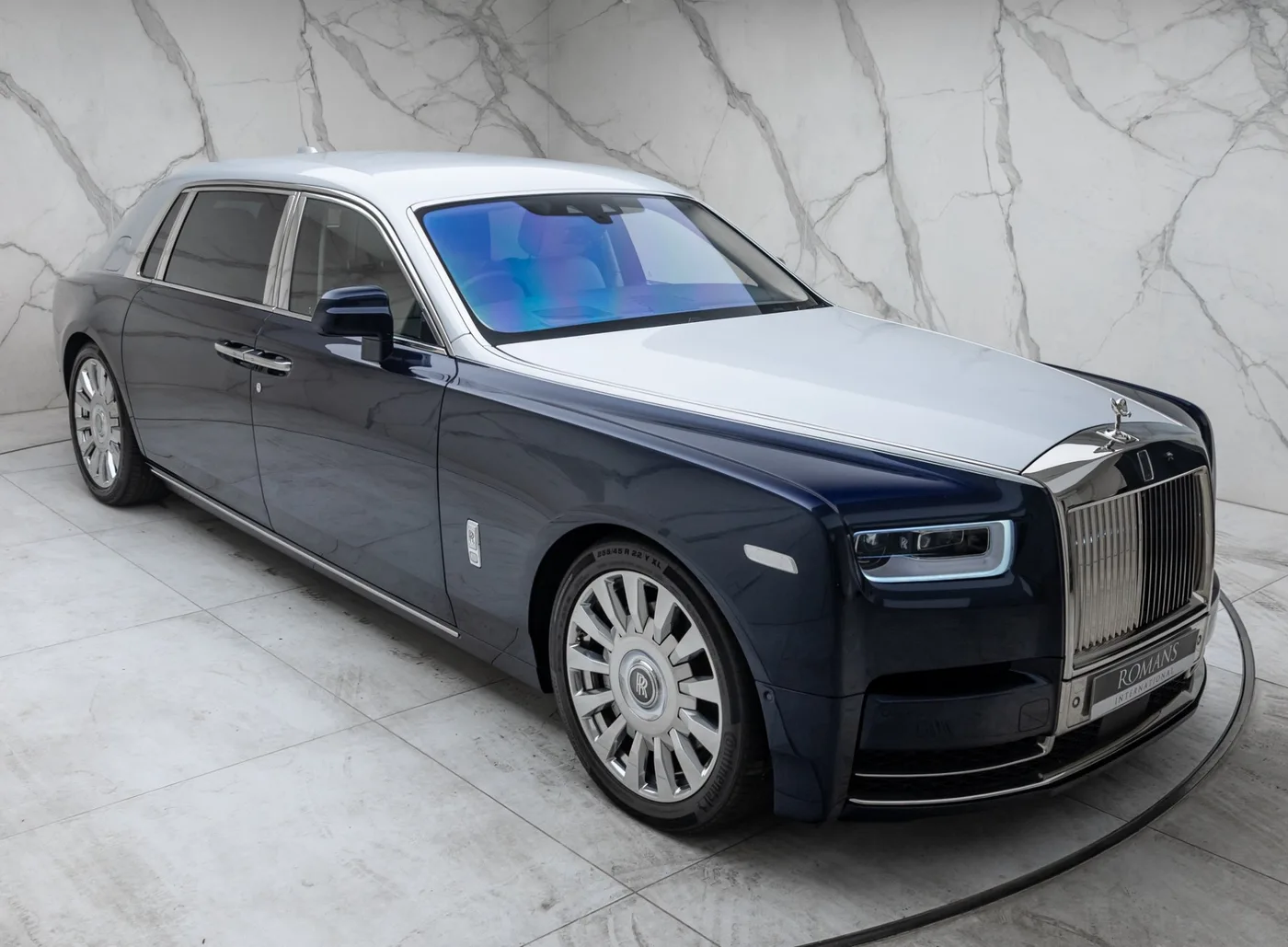 2020 Rolls-Royce Phantom Extended proposée par un concessionnaire spécialisé à Banstead, Royaume-Uni, photo 11 sur 15