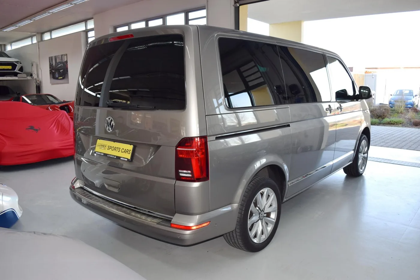 2020 Volkswagen Multivan Highline 4MOTION angeboten von einem Fachhändler in Pfaffenhofen an der Ilm, Deutschland, Foto 3 von 15