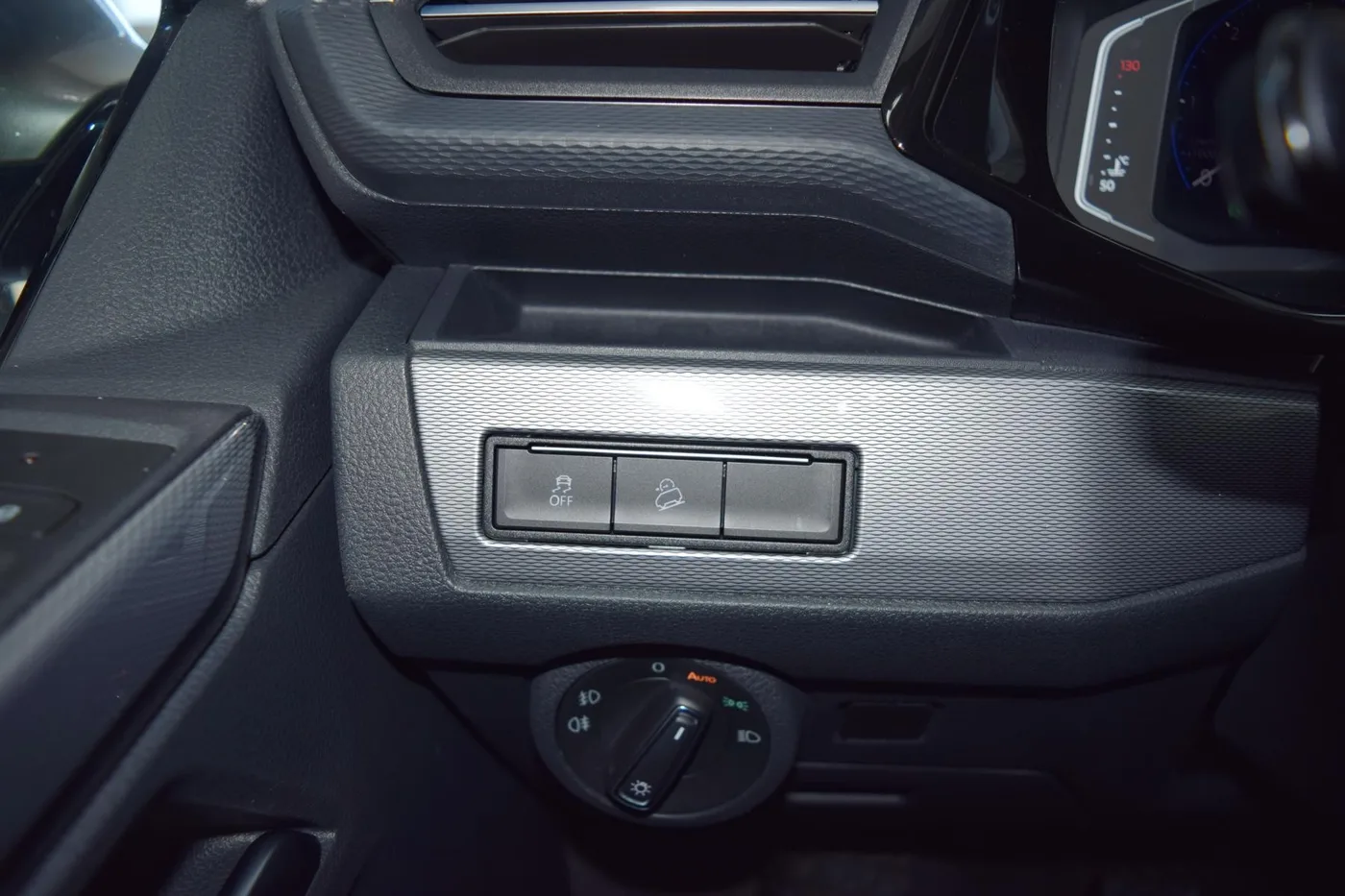 2020 Volkswagen Multivan Highline 4MOTION angeboten von einem Fachhändler in Pfaffenhofen an der Ilm, Deutschland, Foto 12 von 15