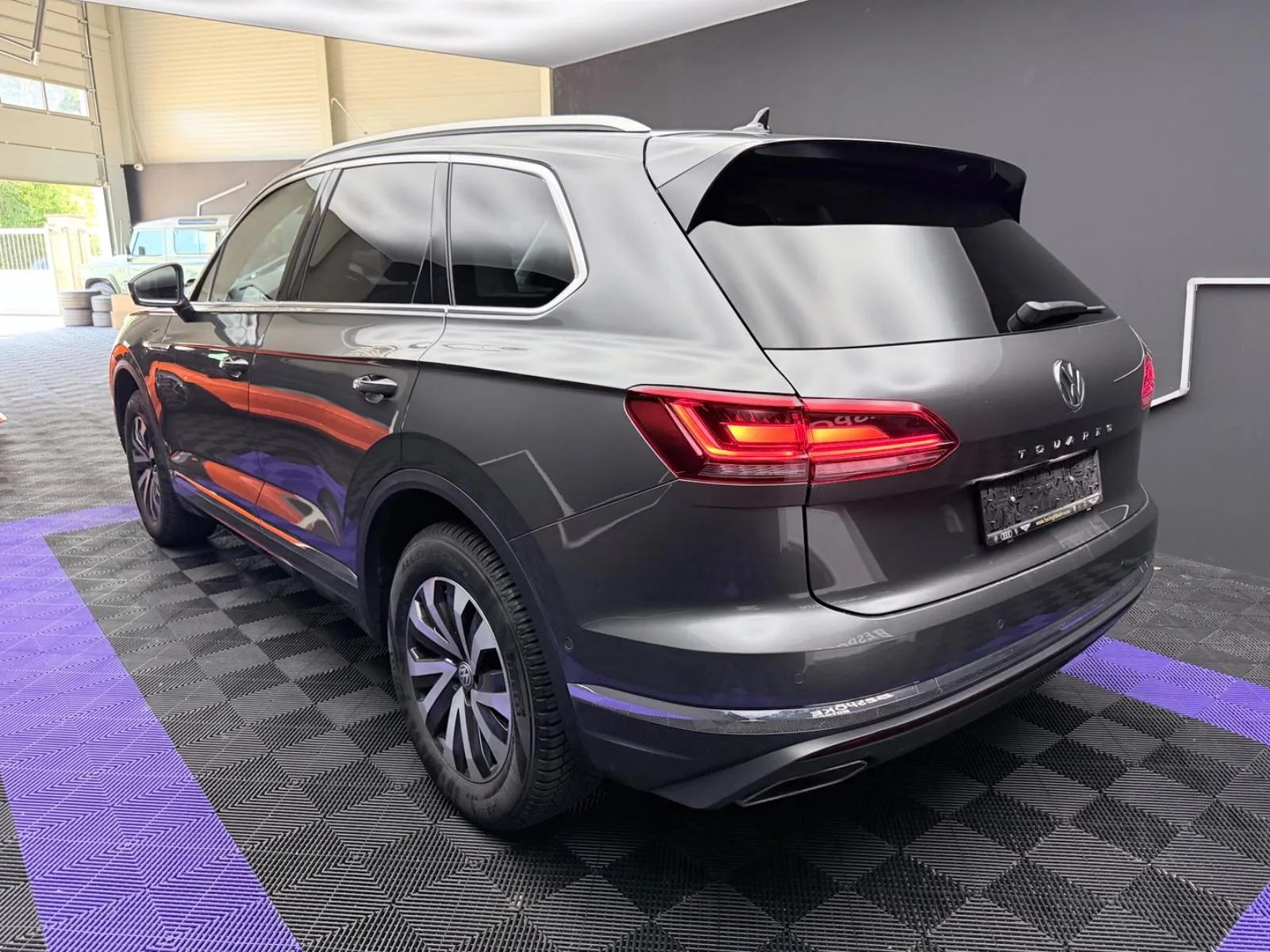 2020 Volkswagen Touareg Elegance, 4/25