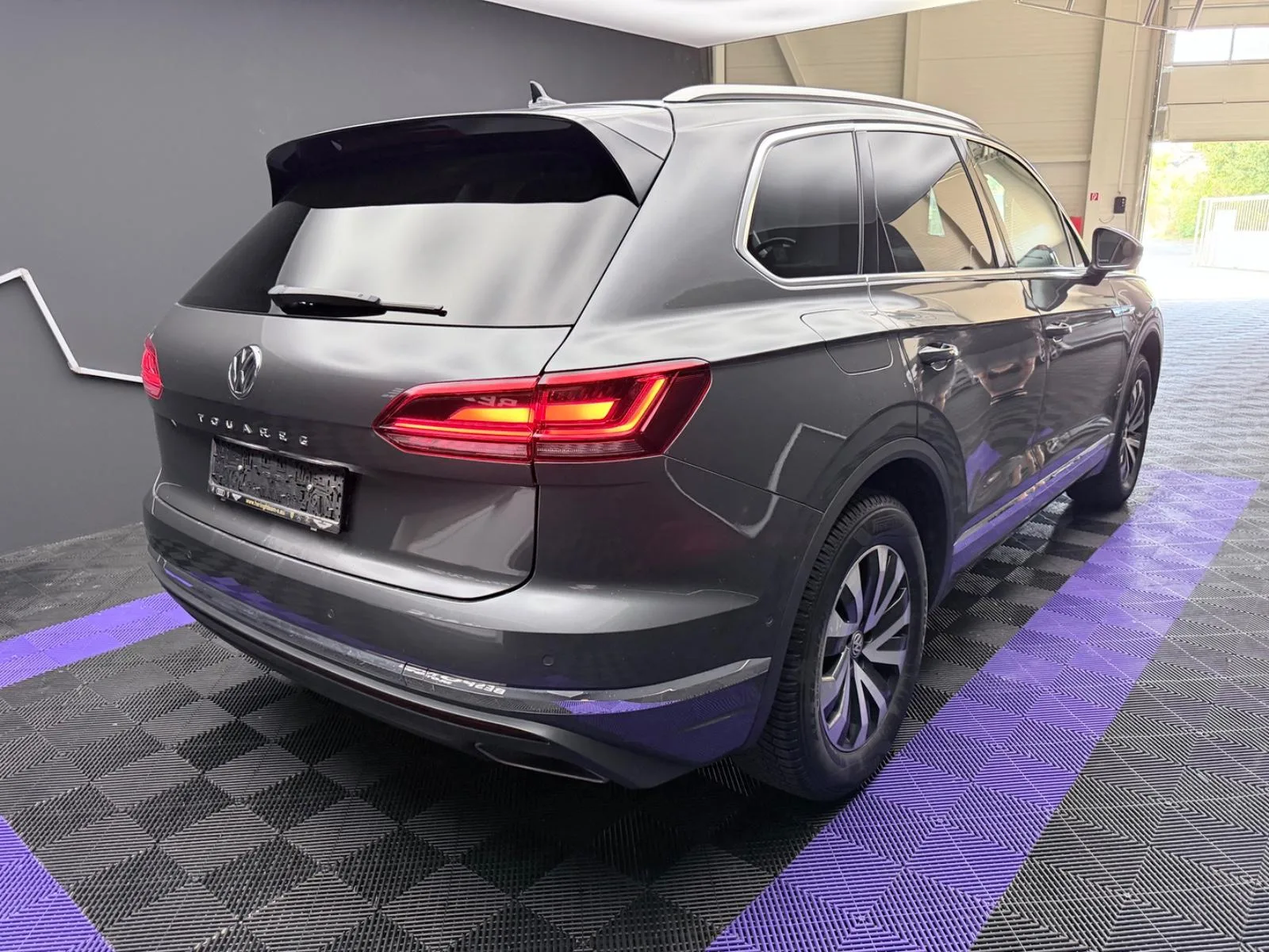 2020 Volkswagen Touareg Elegance, 5/25