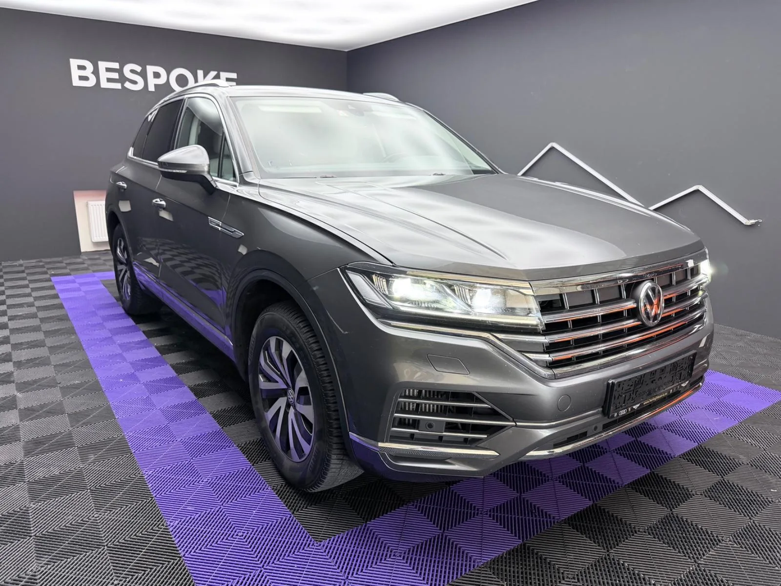 2020 Volkswagen Touareg Elegance, 6/25