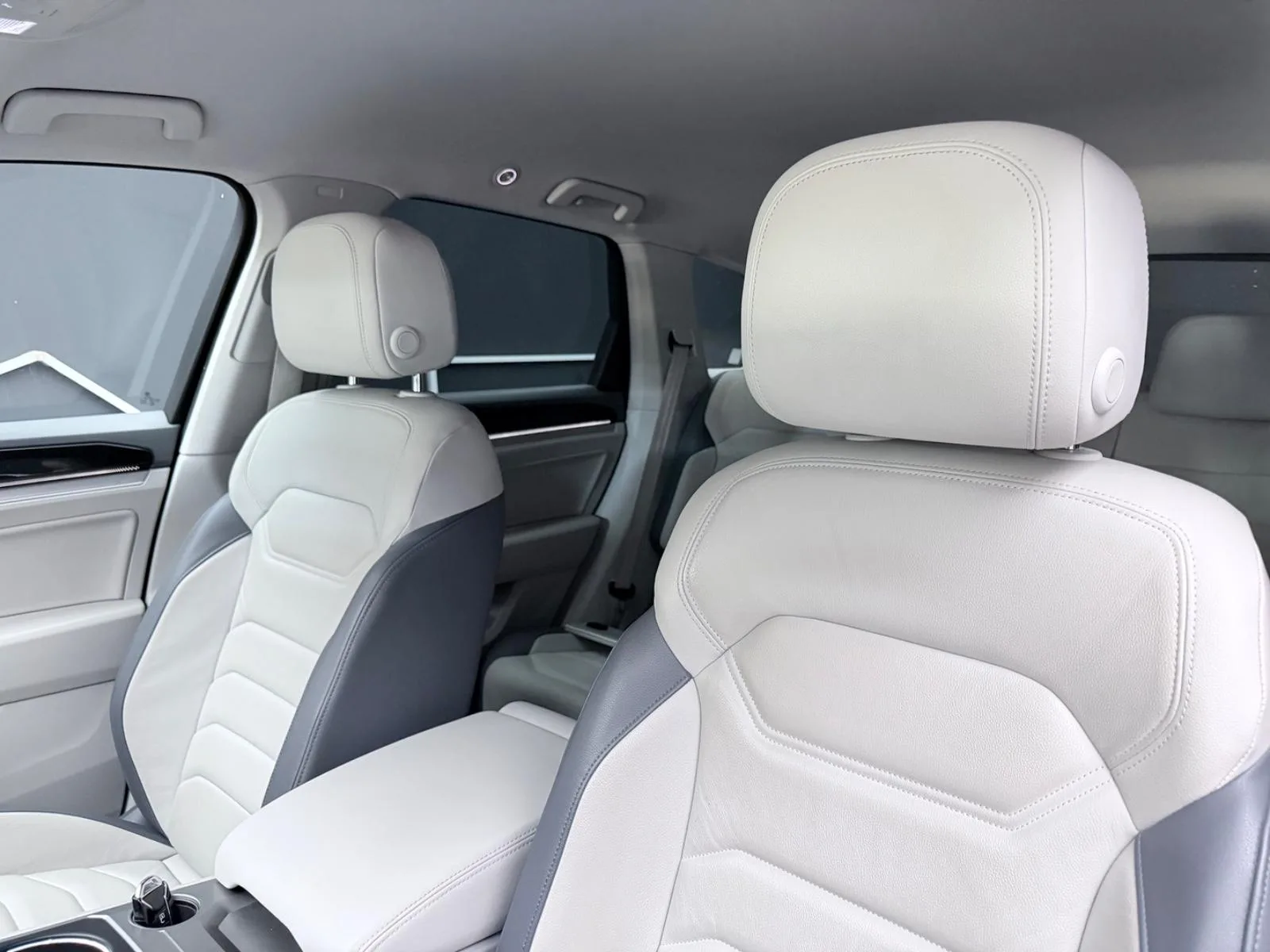 2020 Volkswagen Touareg Elegance, 10/25