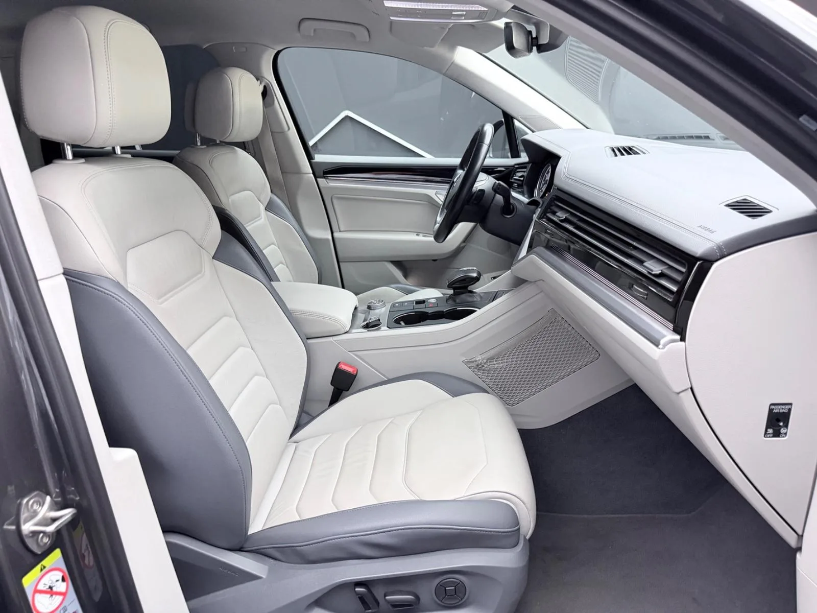 2020 Volkswagen Touareg Elegance, 11/25