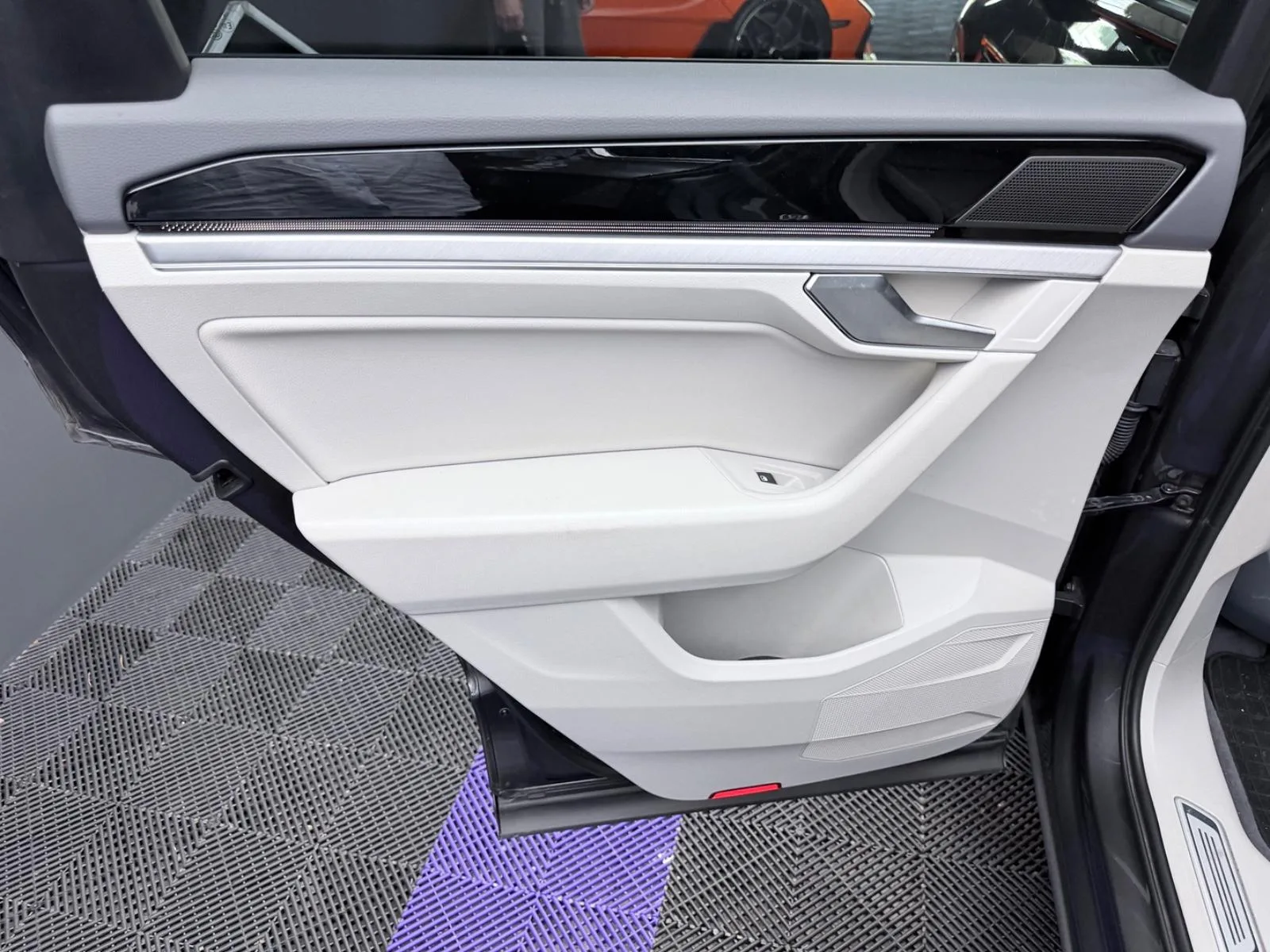 2020 Volkswagen Touareg Elegance, 20/25