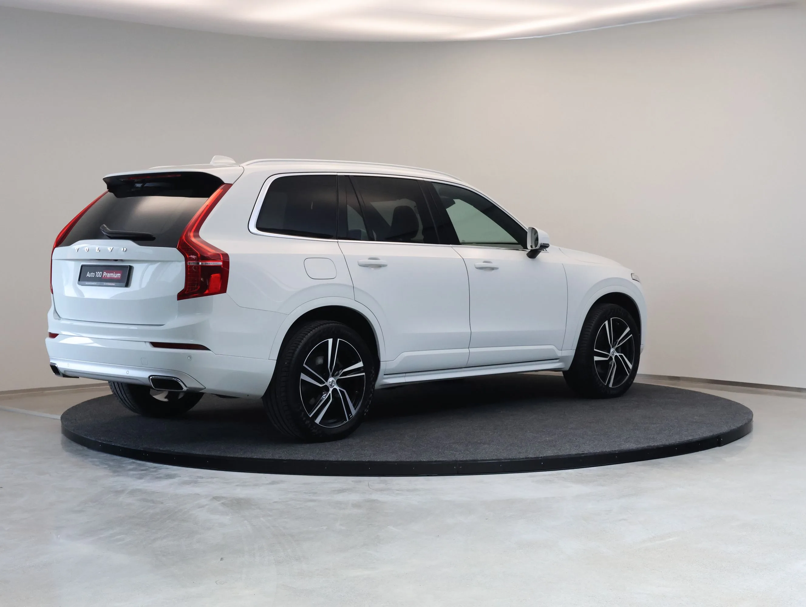 2020 Volvo XC90 B5 AWD R-Design, 3/26
