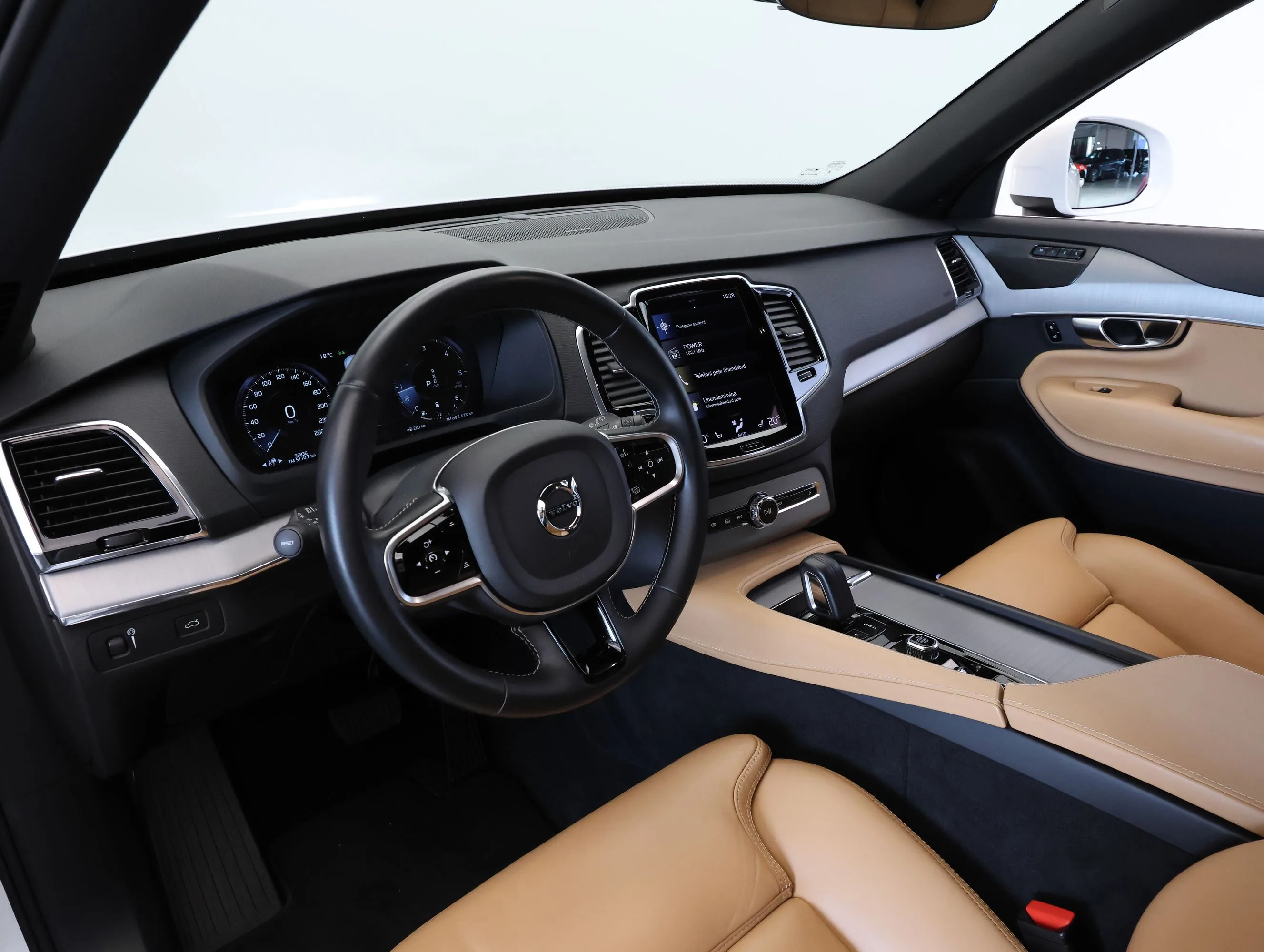 2020 Volvo XC90 B5 AWD R-Design, 10/26