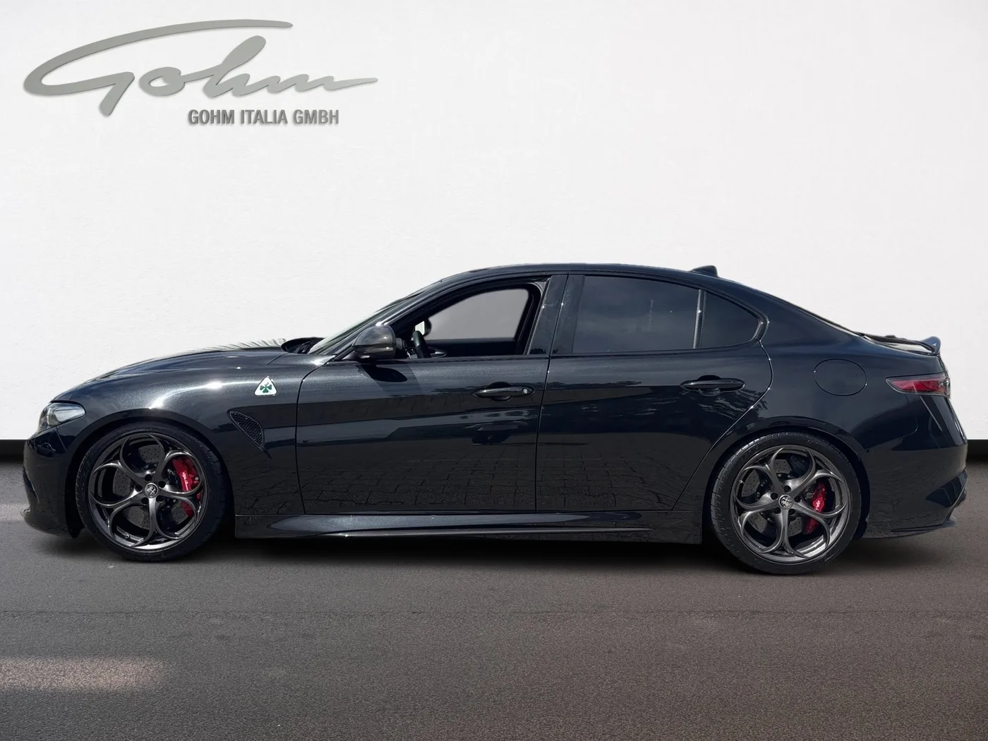 2021 Alfa Romeo Giulia Quadrifoglio offered by a specialist dealer in Singen, Germany, photo 3 of 15