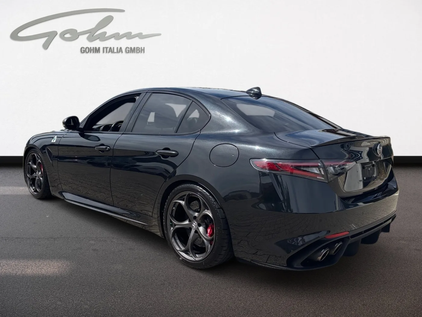 2021 Alfa Romeo Giulia Quadrifoglio offered by a specialist dealer in Singen, Germany, photo 4 of 15