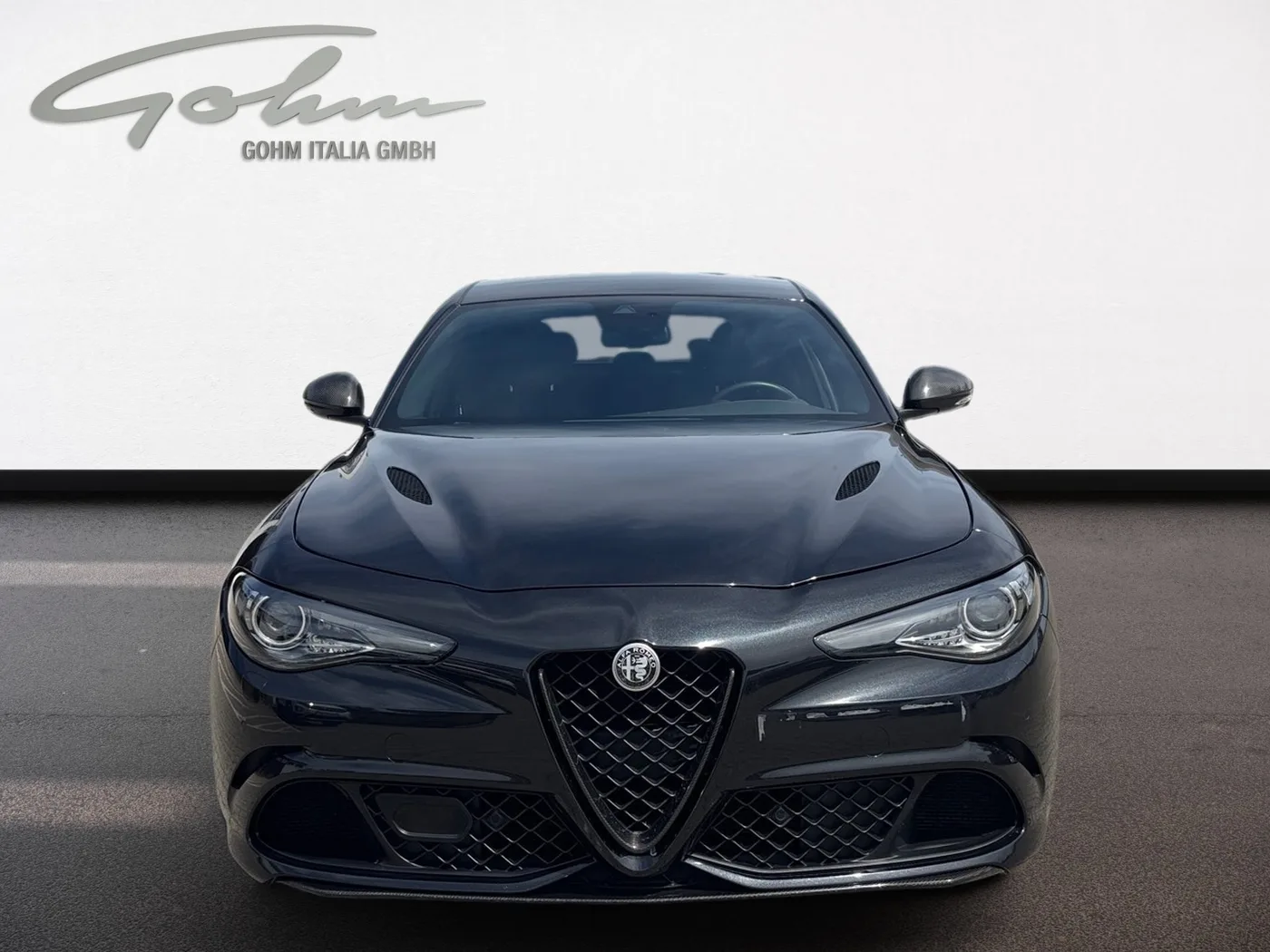 2021 Alfa Romeo Giulia Quadrifoglio offered by a specialist dealer in Singen, Germany, photo 9 of 15