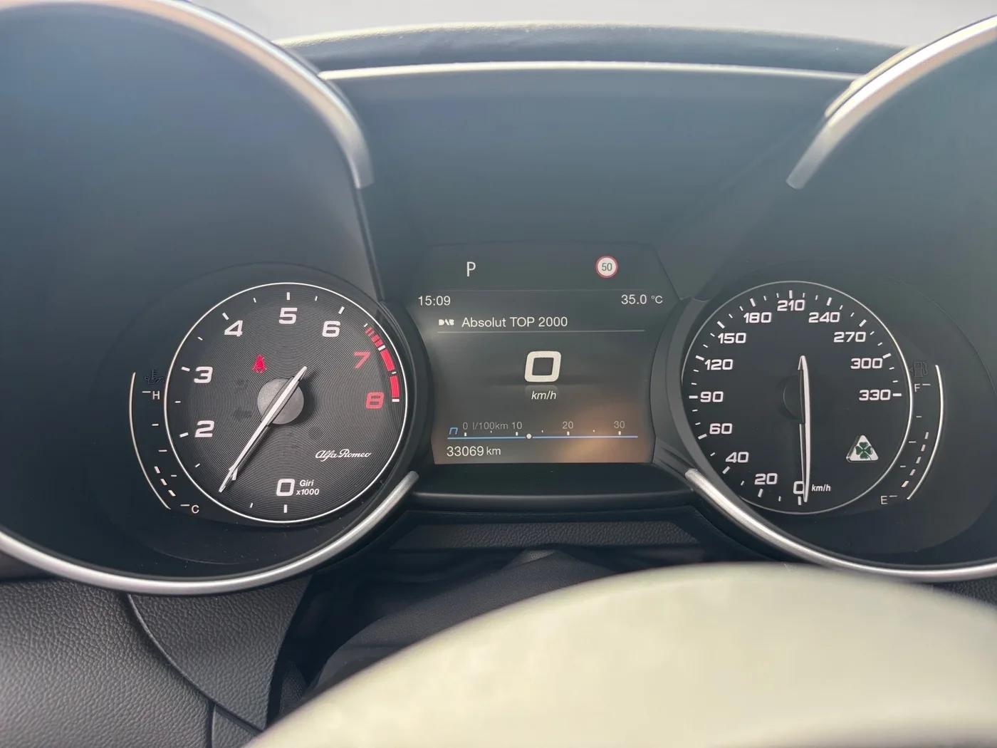 2021 Alfa Romeo Giulia Quadrifoglio offered by a specialist dealer in Singen, Germany, photo 14 of 15