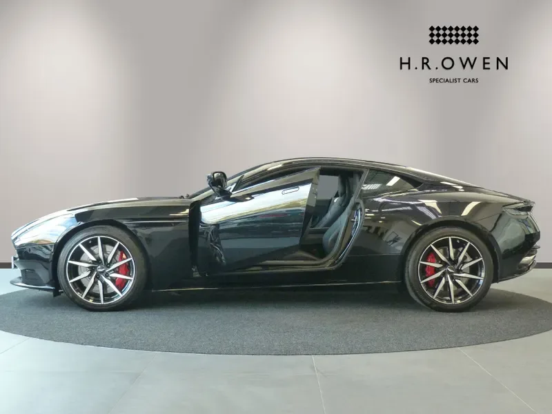 2021 Aston Martin DB11 V8, 6/27