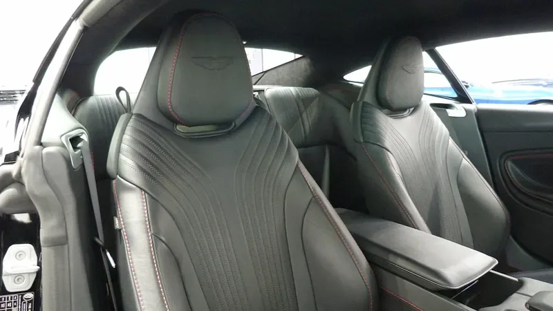 2021 Aston Martin DB11 V8, 14/27