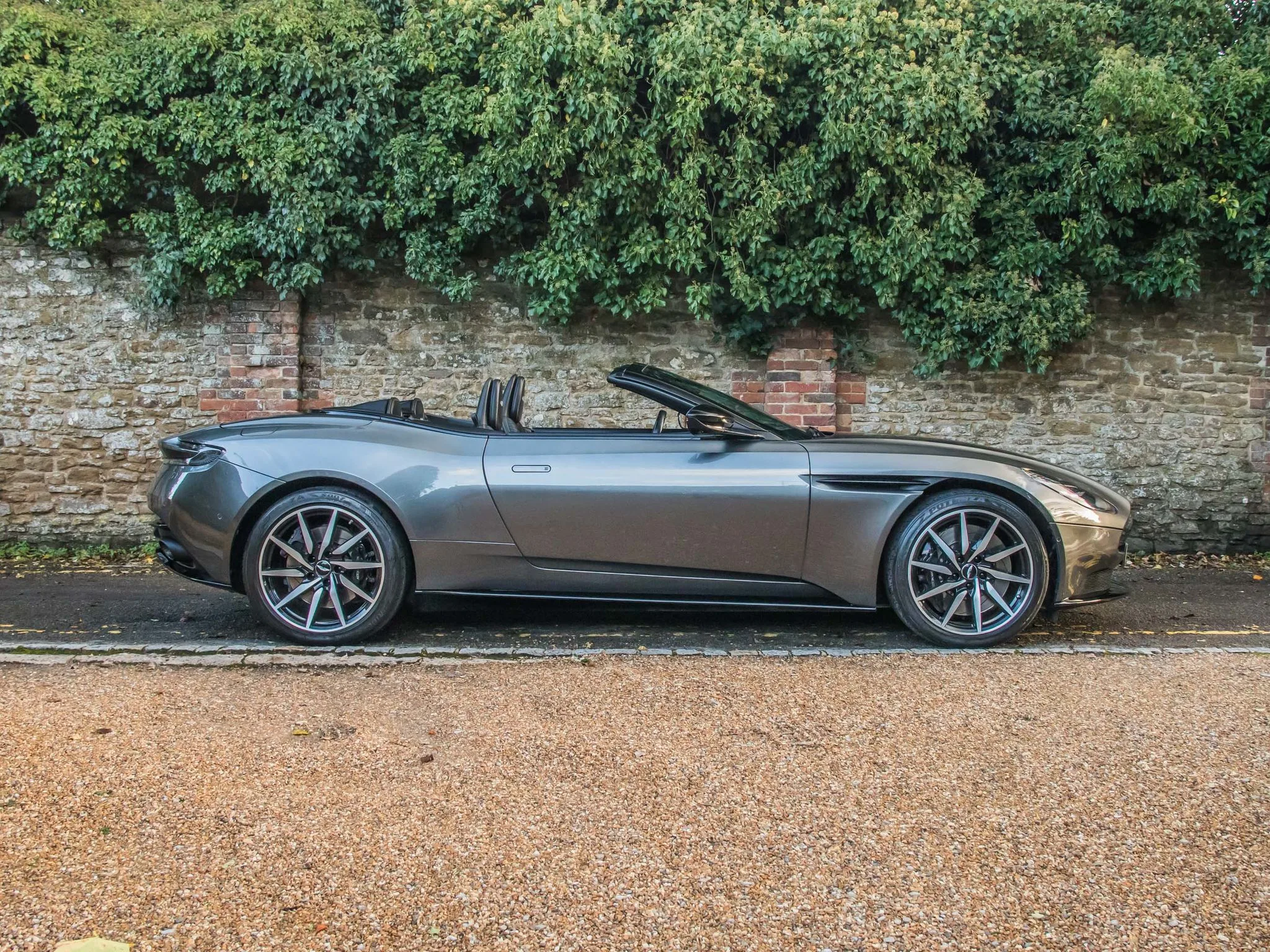 2021 Aston Martin DB11 Volante V8, 15/27