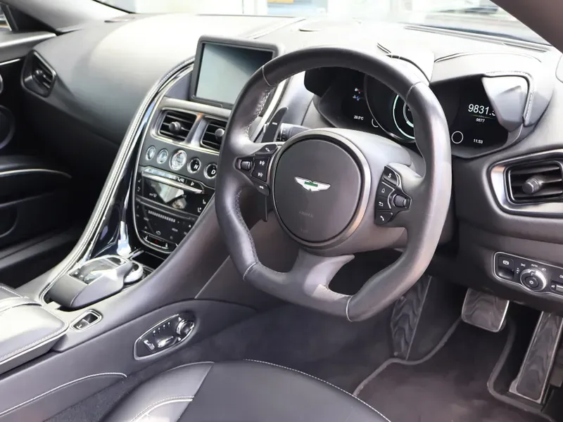 2021 Aston Martin DBS Superleggera, 3/30