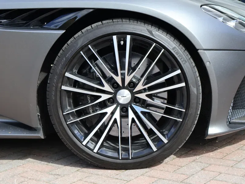 2021 Aston Martin DBS Superleggera, 4/30