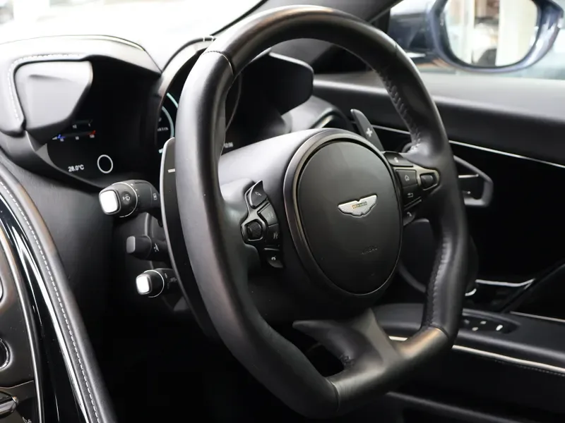 2021 Aston Martin DBS Superleggera, 10/30