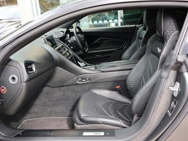 2021 Aston Martin DBS Superleggera, 12/30