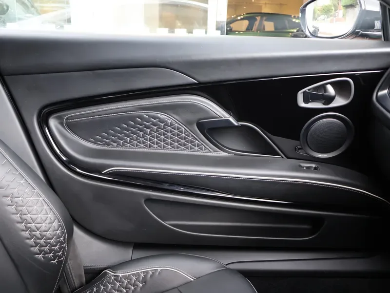 2021 Aston Martin DBS Superleggera, 22/30