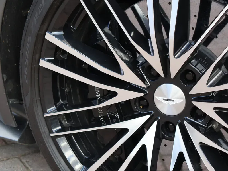 2021 Aston Martin DBS Superleggera, 28/30