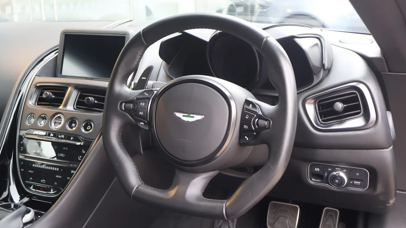 2021 Aston Martin DBS Superleggera Volante angeboten von einer Vertragshändlergruppe in Pangbourne, Vereinigtes Königreich, Foto 5 von 25