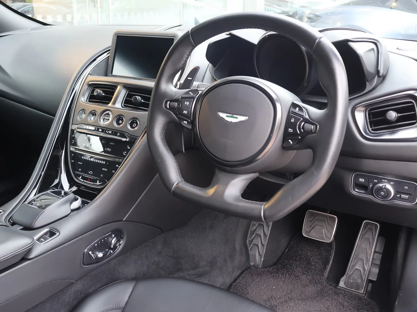 2021 Aston Martin DBS Superleggera Volante angeboten von einer Vertragshändlergruppe in Pangbourne, Vereinigtes Königreich, Foto 9 von 25