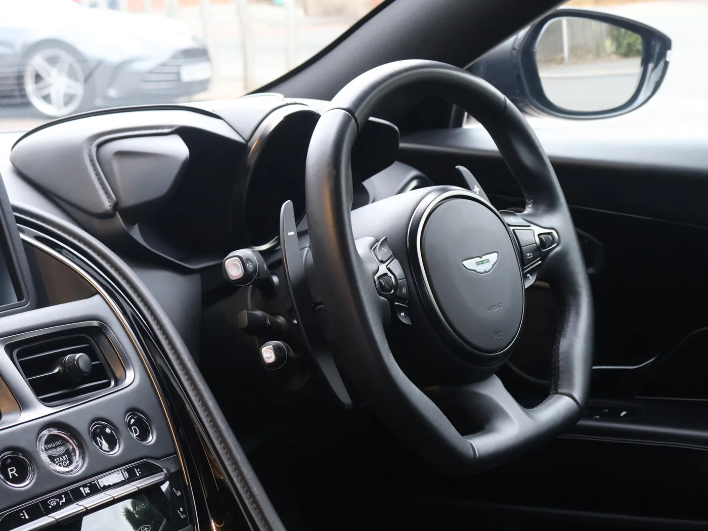 2021 Aston Martin DBS Superleggera Volante angeboten von einer Vertragshändlergruppe in Pangbourne, Vereinigtes Königreich, Foto 14 von 25