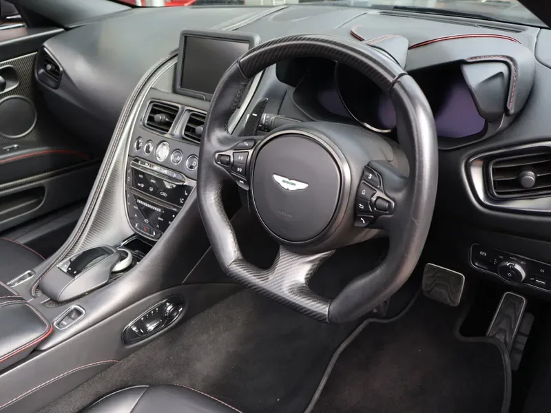 2021 Aston Martin DBS Superleggera Volante, 3/30