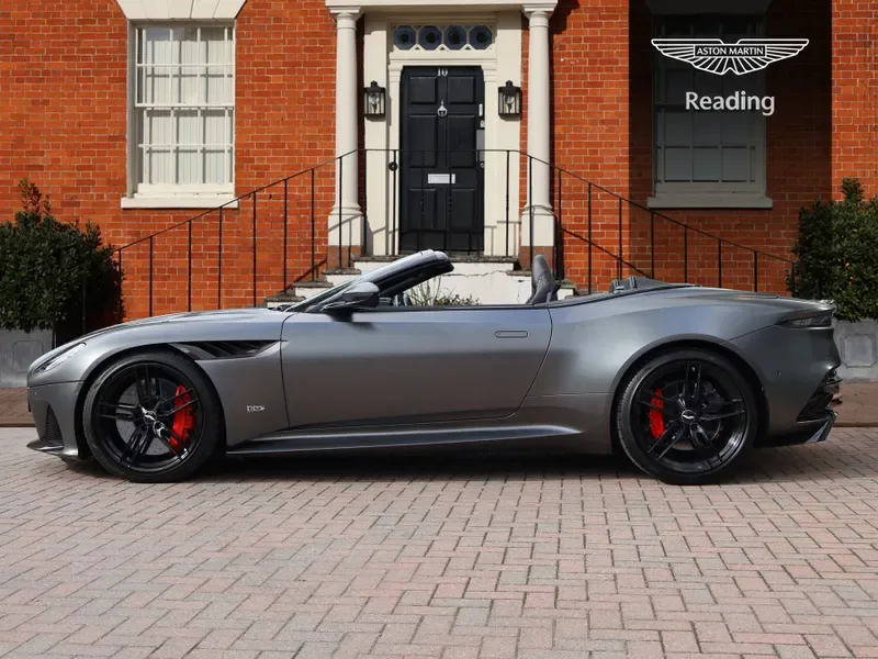 2021 Aston Martin DBS Superleggera Volante, 11/30