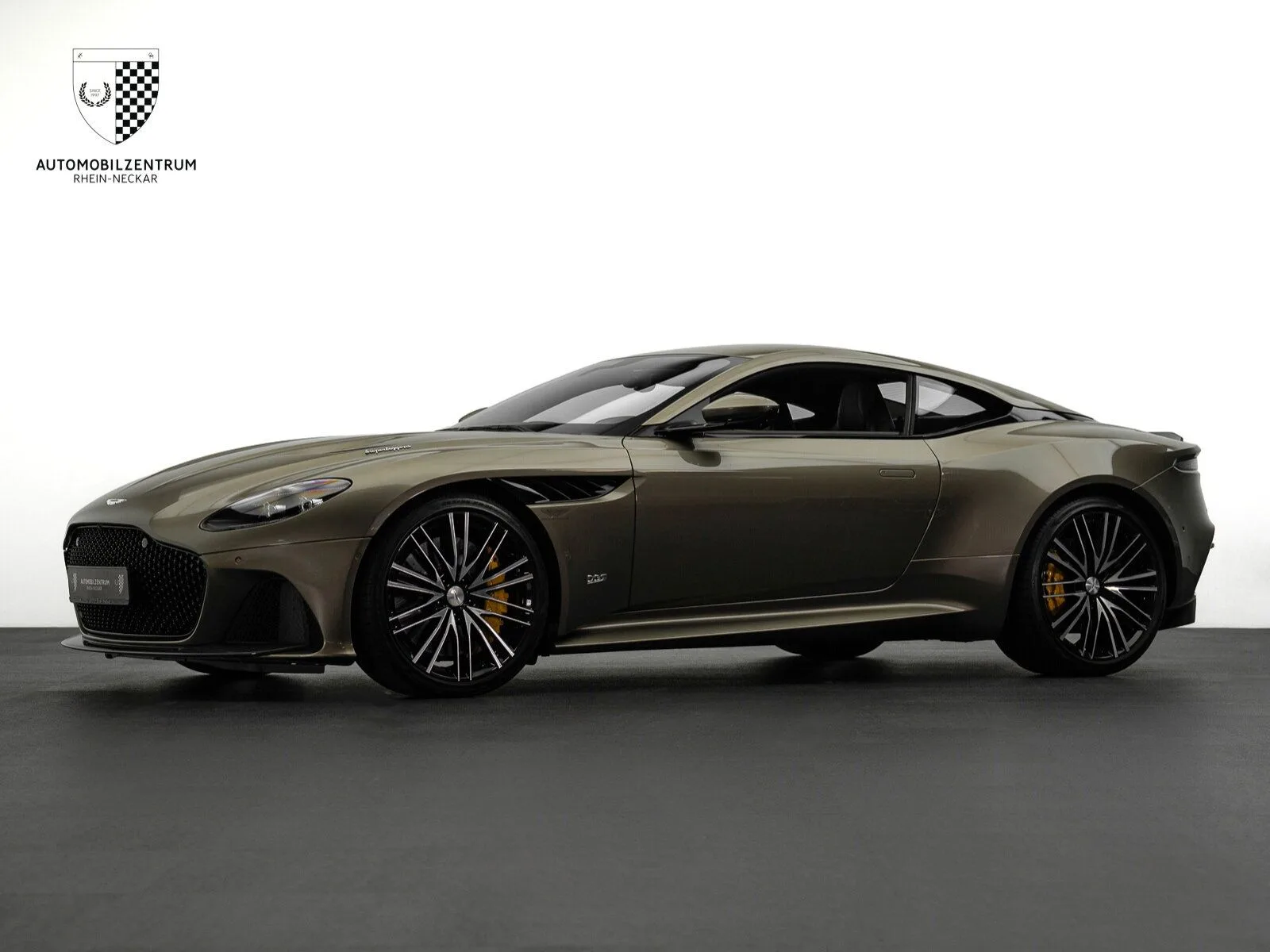 2021 Aston Martin DBS Superleggera, 3/30
