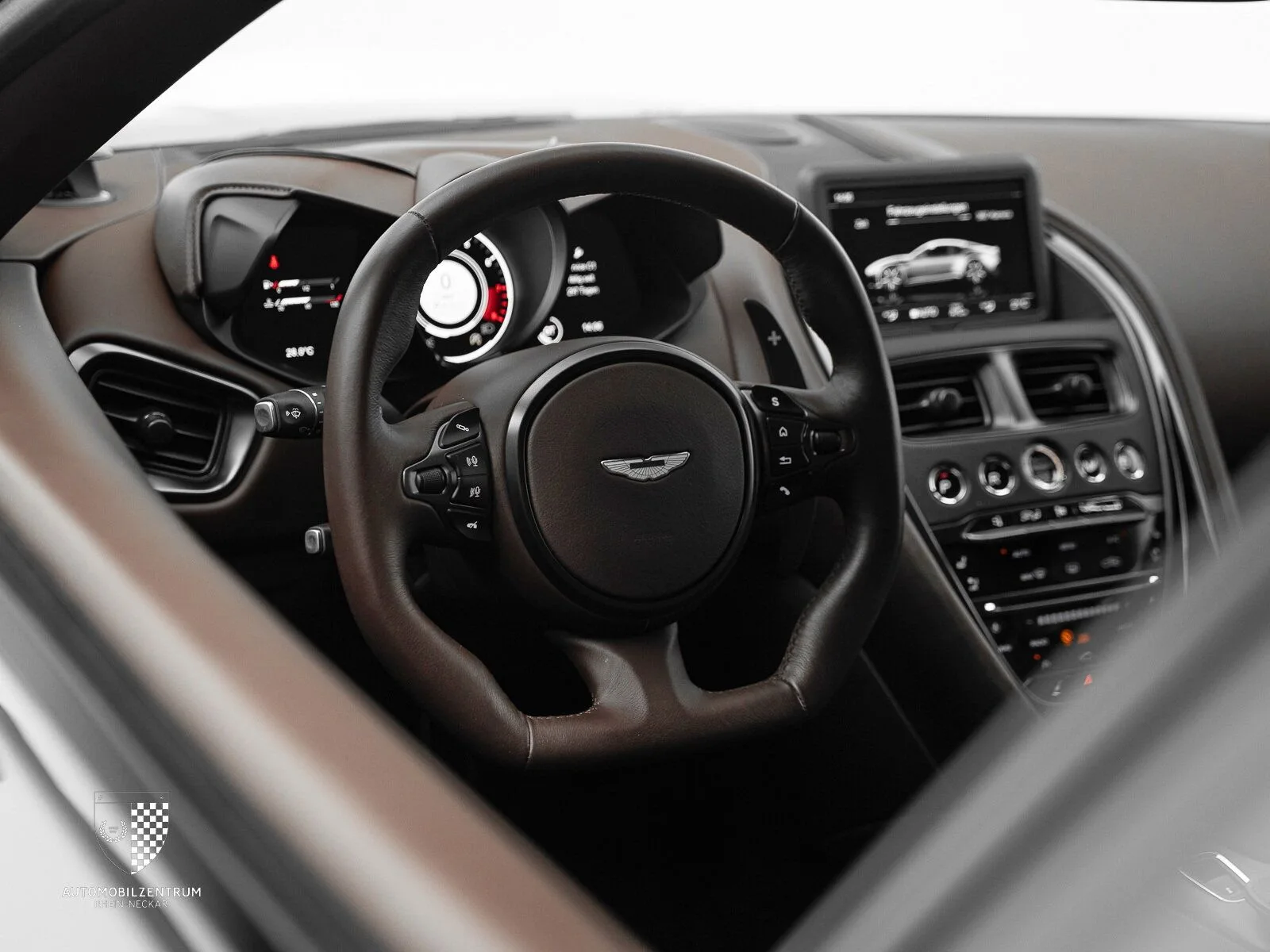 2021 Aston Martin DBS Superleggera, 12/30