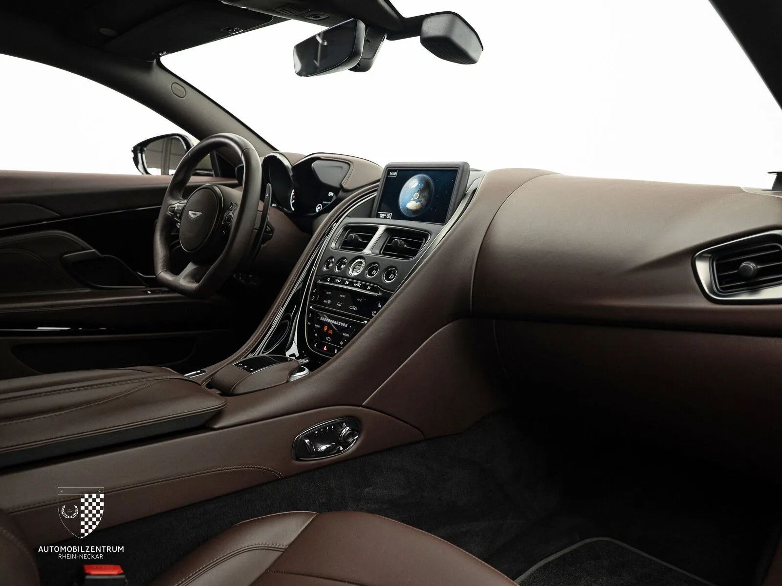 2021 Aston Martin DBS Superleggera, 16/30