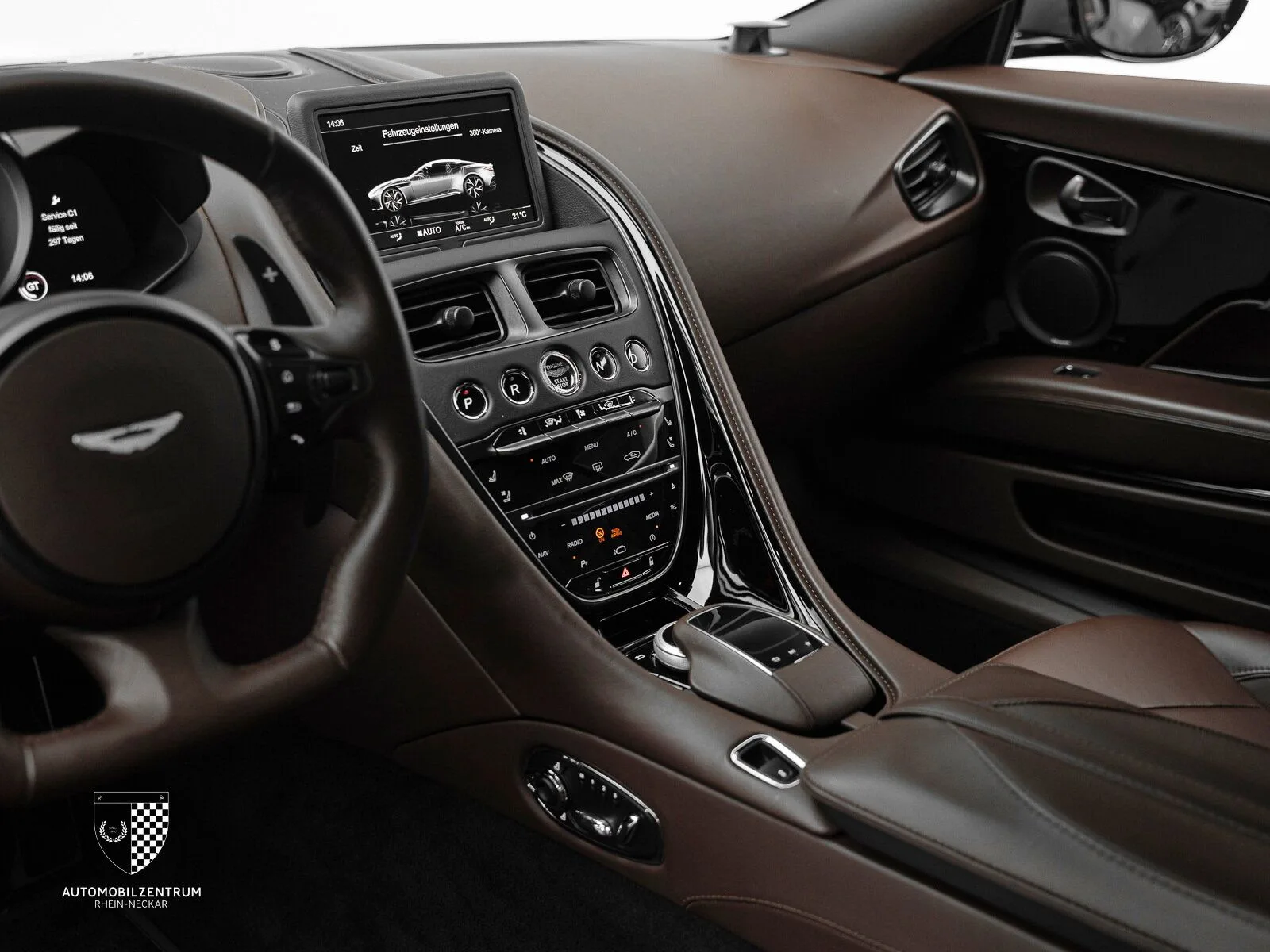 2021 Aston Martin DBS Superleggera, 18/30