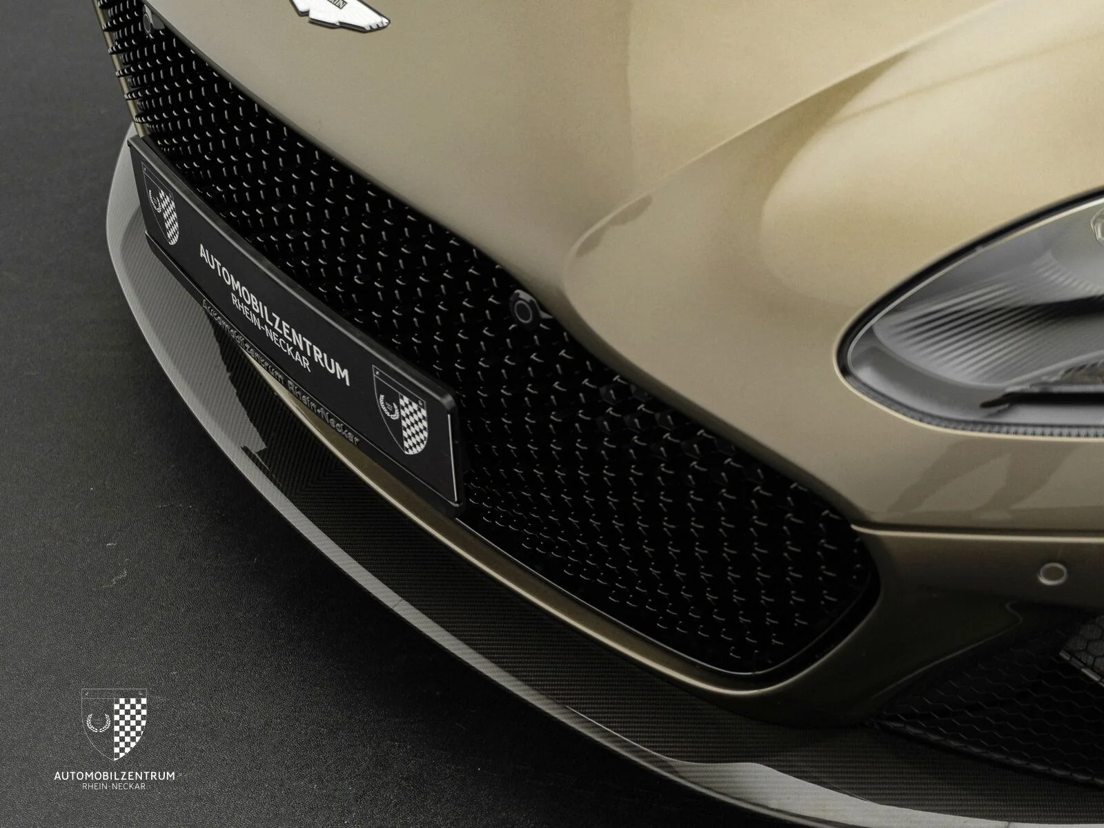 2021 Aston Martin DBS Superleggera, 28/30